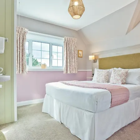 The Yewdale And Village Hotel
