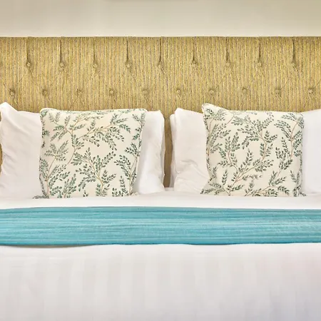 The Yewdale And Village מלון